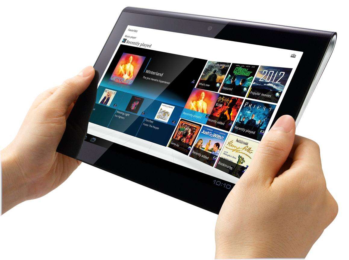 sony-tablets1-hands2-lg