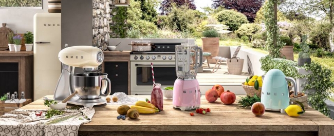 Pequeño electrodoméstico Smeg distribuido por Imco cocinas Zaragoza